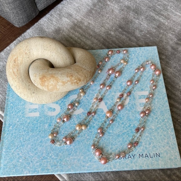 Set of Two Vintage Faux Pearl Necklaces - Picture 4 of 6